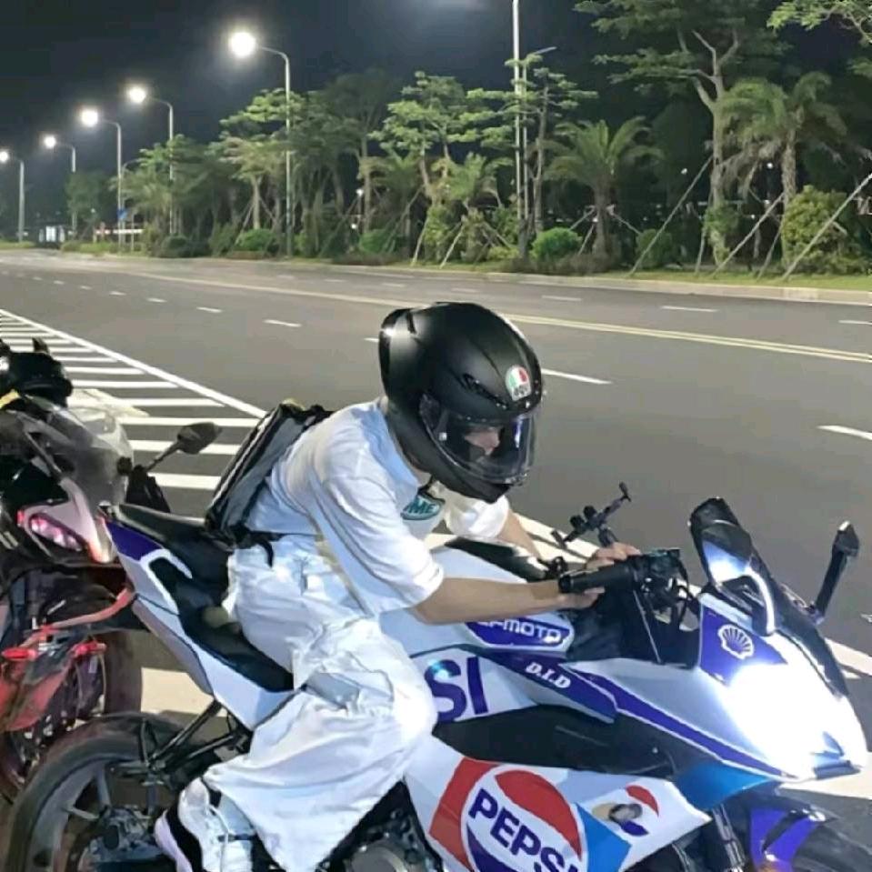 卑微