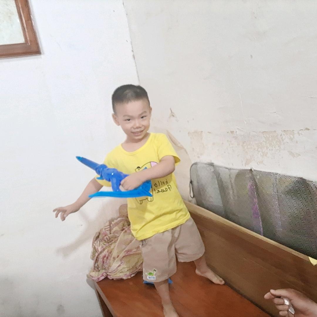 小祺祺的大胡子爸爸