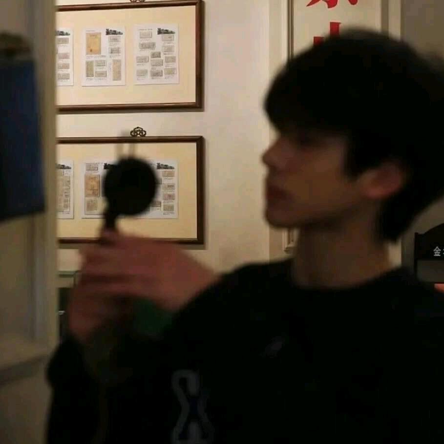 还在回忆曾经嘛.