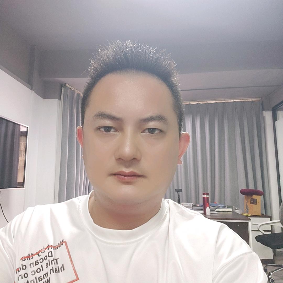 梅州誉顺汽贸「峰少」
