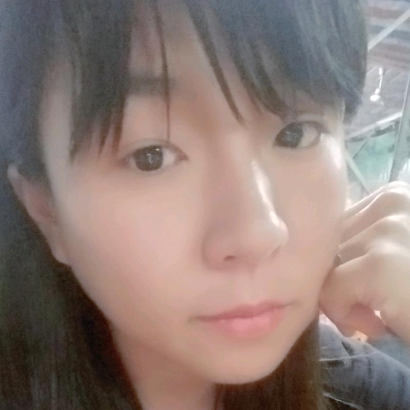 喜欢家槐的牛海丽头像