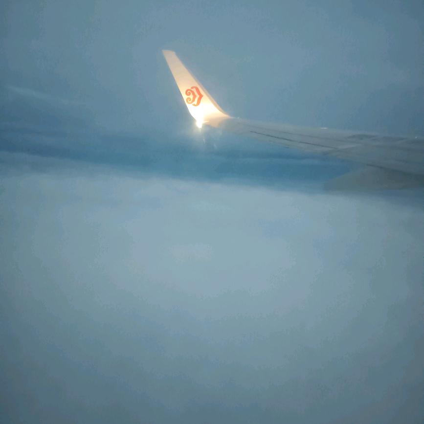 天在下雨，路很滑