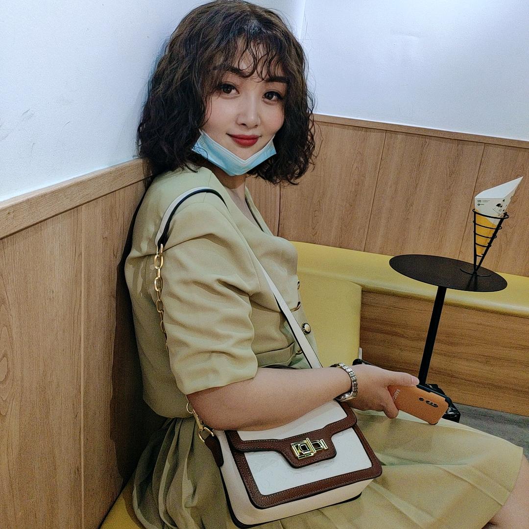 璐璐zhao