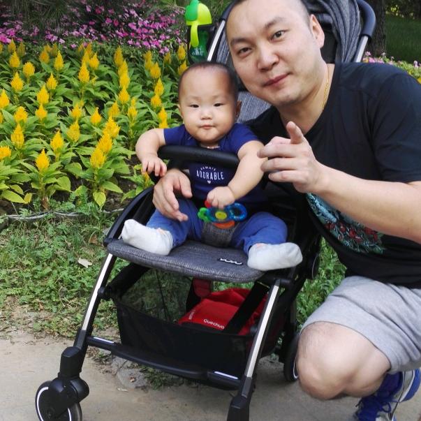 爱吃蒜香猪皮的白少爷头像