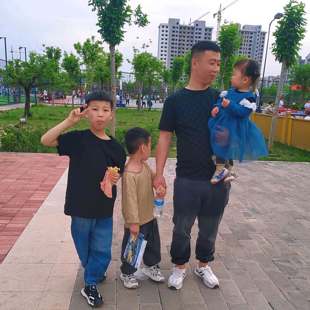 一直向钱看