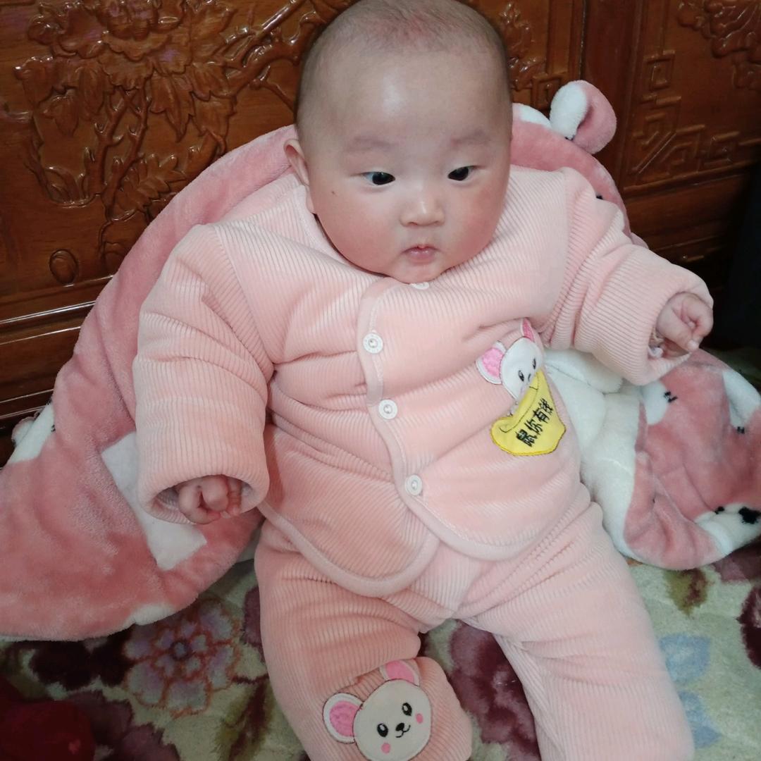 琼