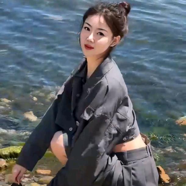 🌹雾里ℯ⃝🍒看花🌹