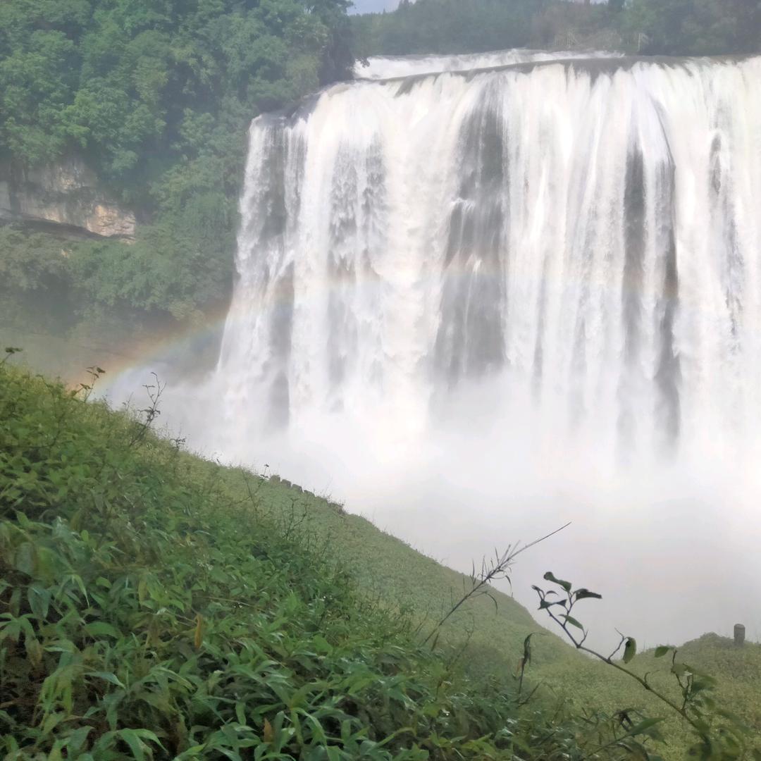 不是心宽似海，那来的风平浪静。