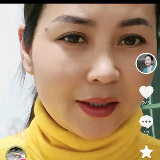 淡然一笑