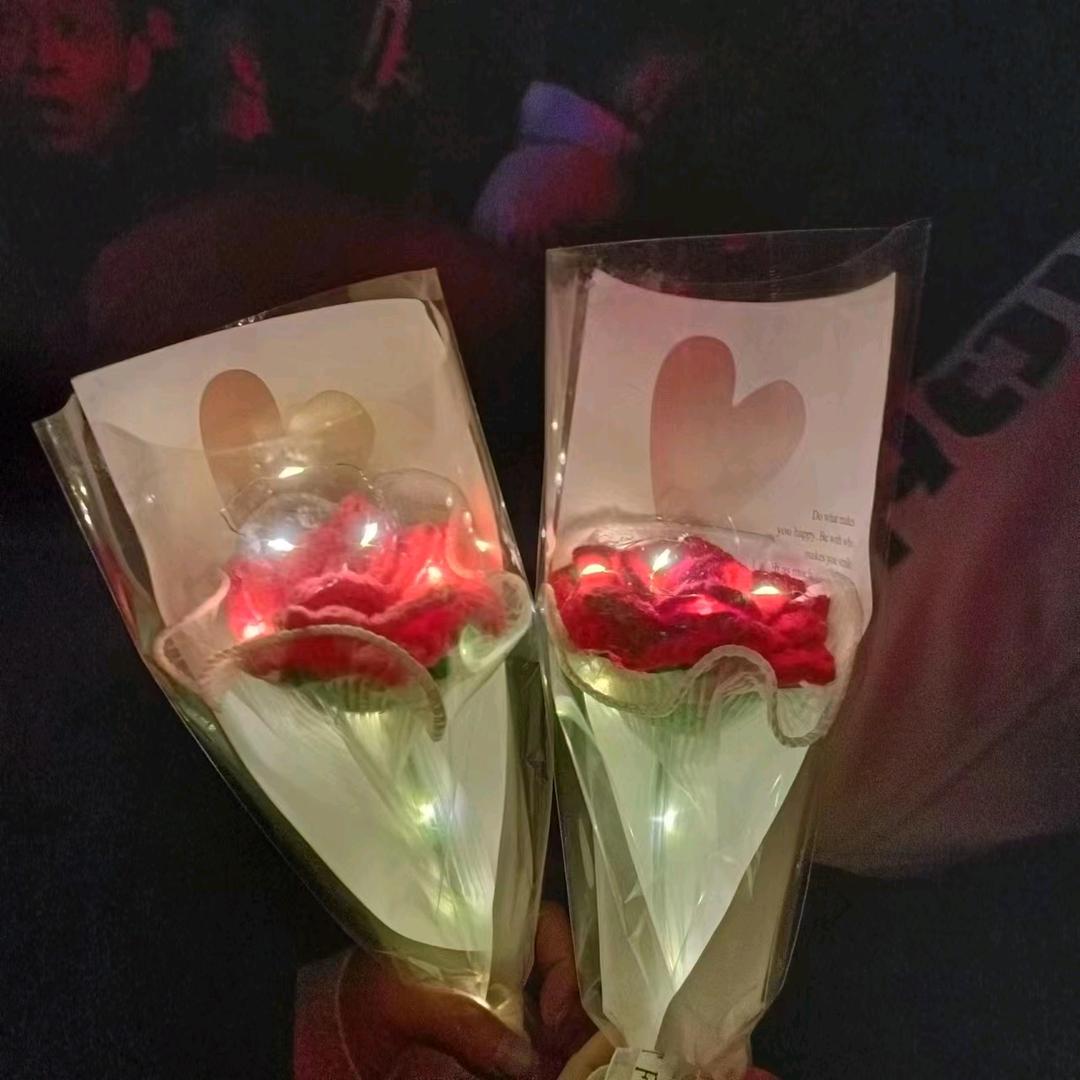 卖预埋件的小姐姐