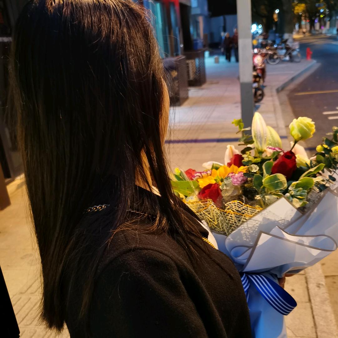 不哭不闹面带微笑（拒绝私聊）