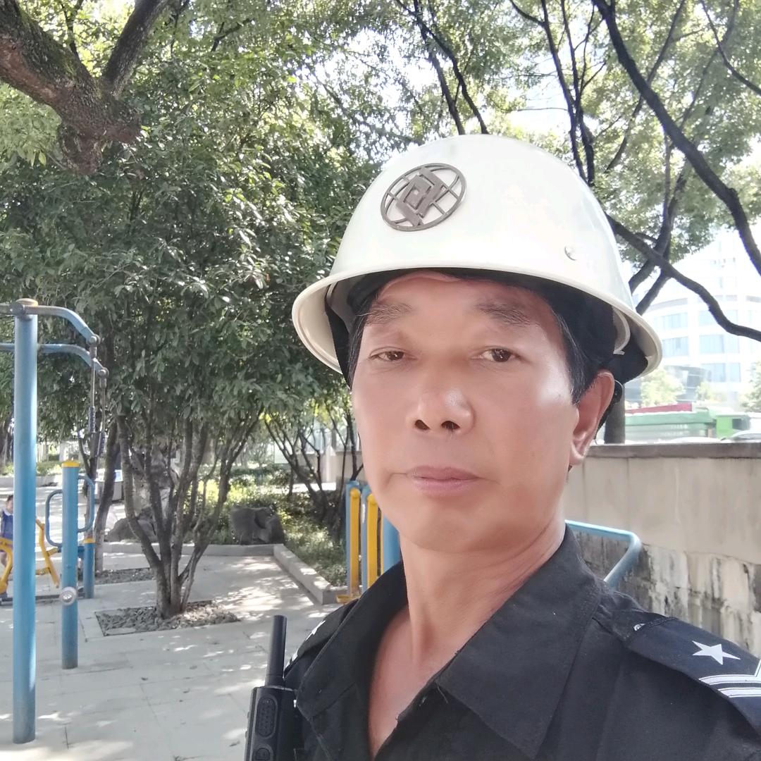 杨秀峰