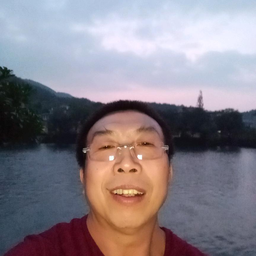 辉