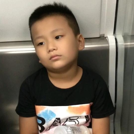 ▁倔强、こ男孩う