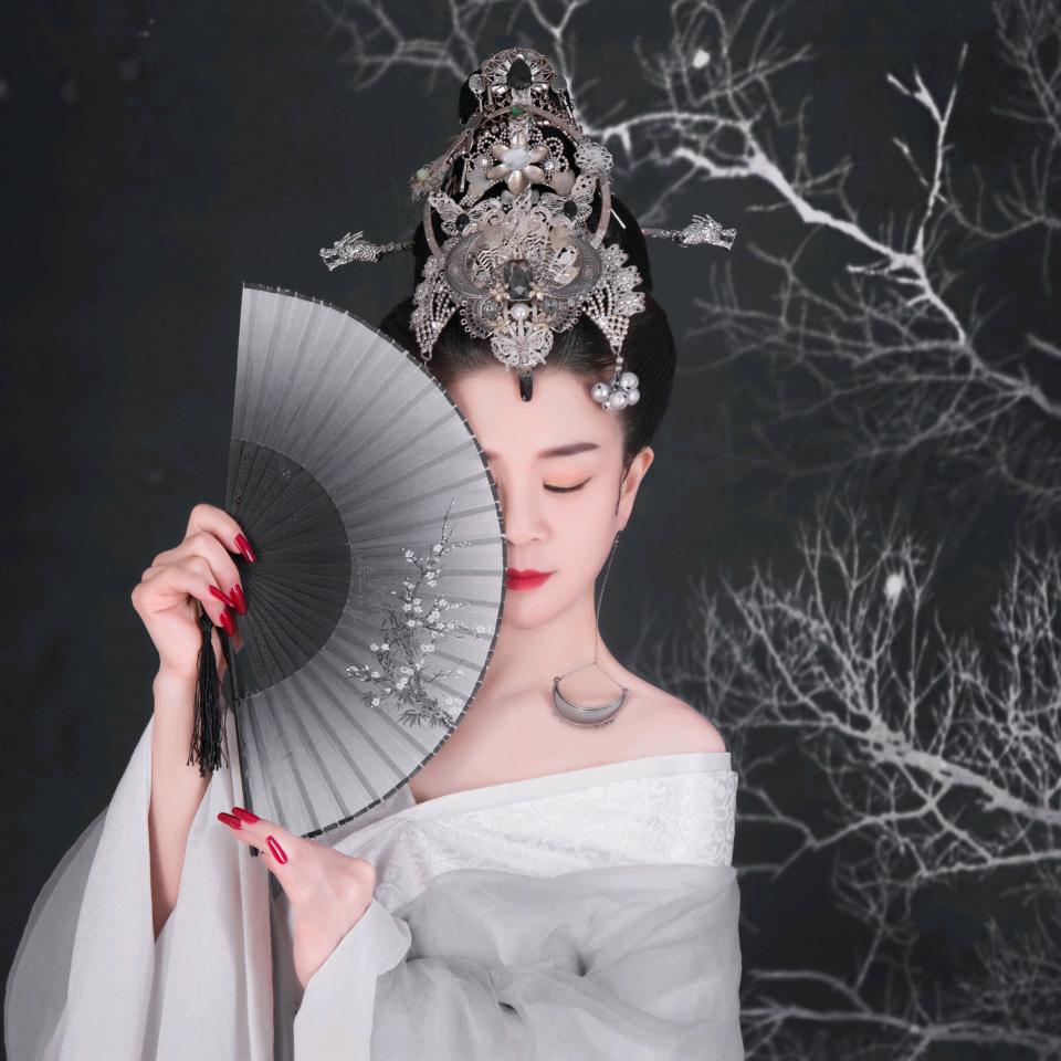 雯雯♈️