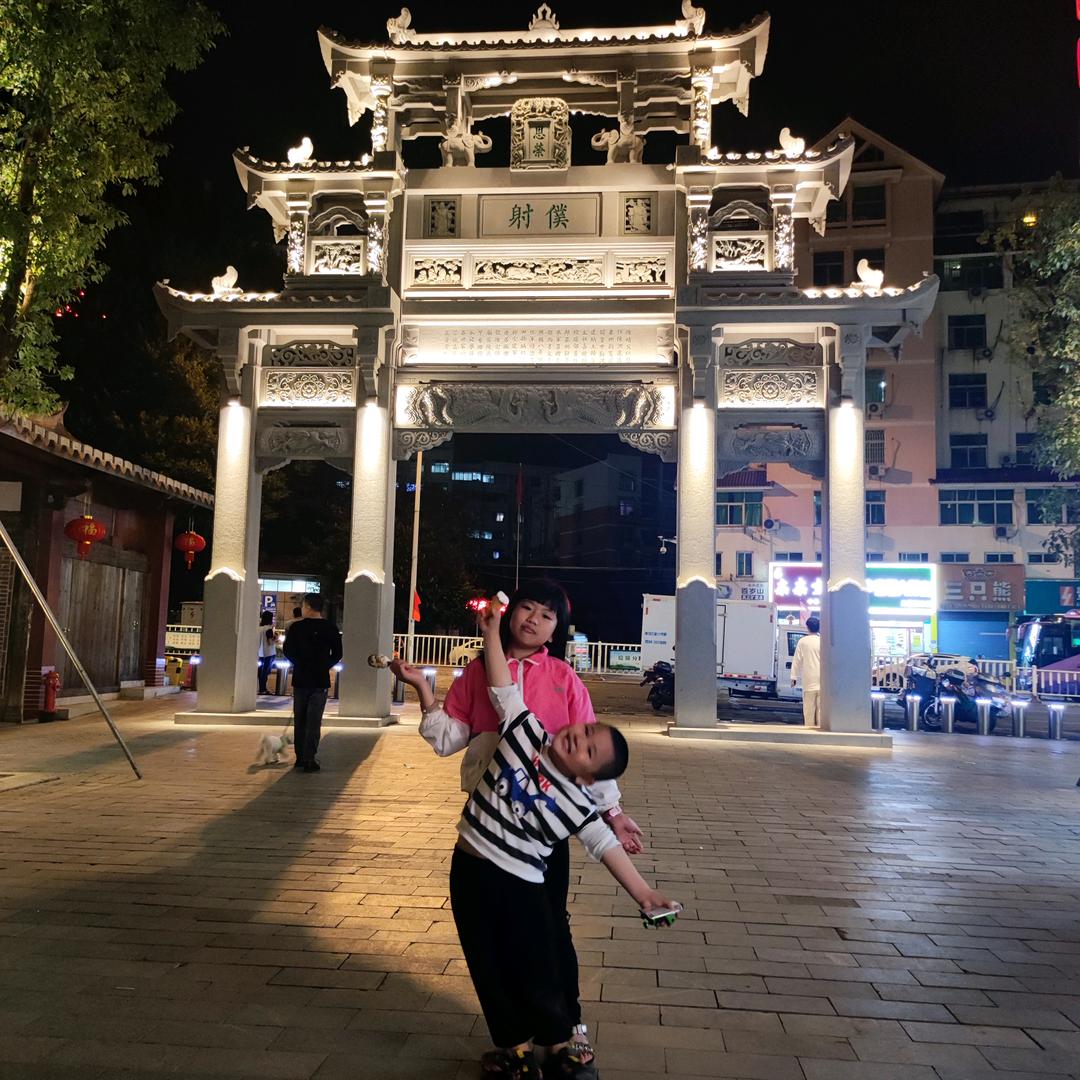 玥&彬👨‍👩‍👧‍👦妈咪