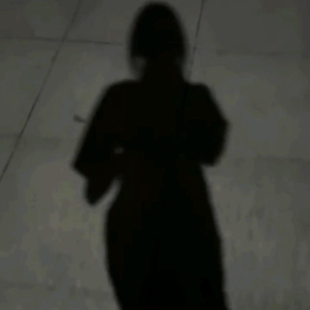 张闹闹