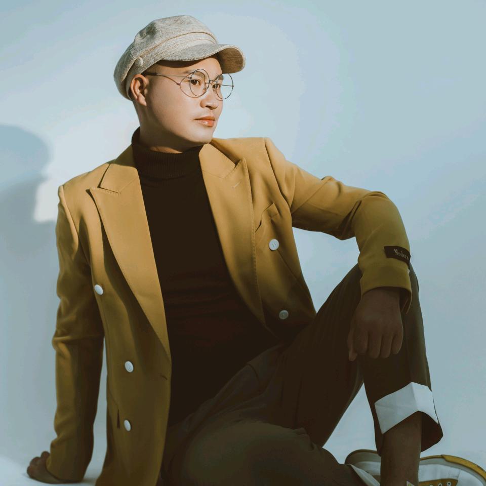 凉都乐玛婚纱摄影……