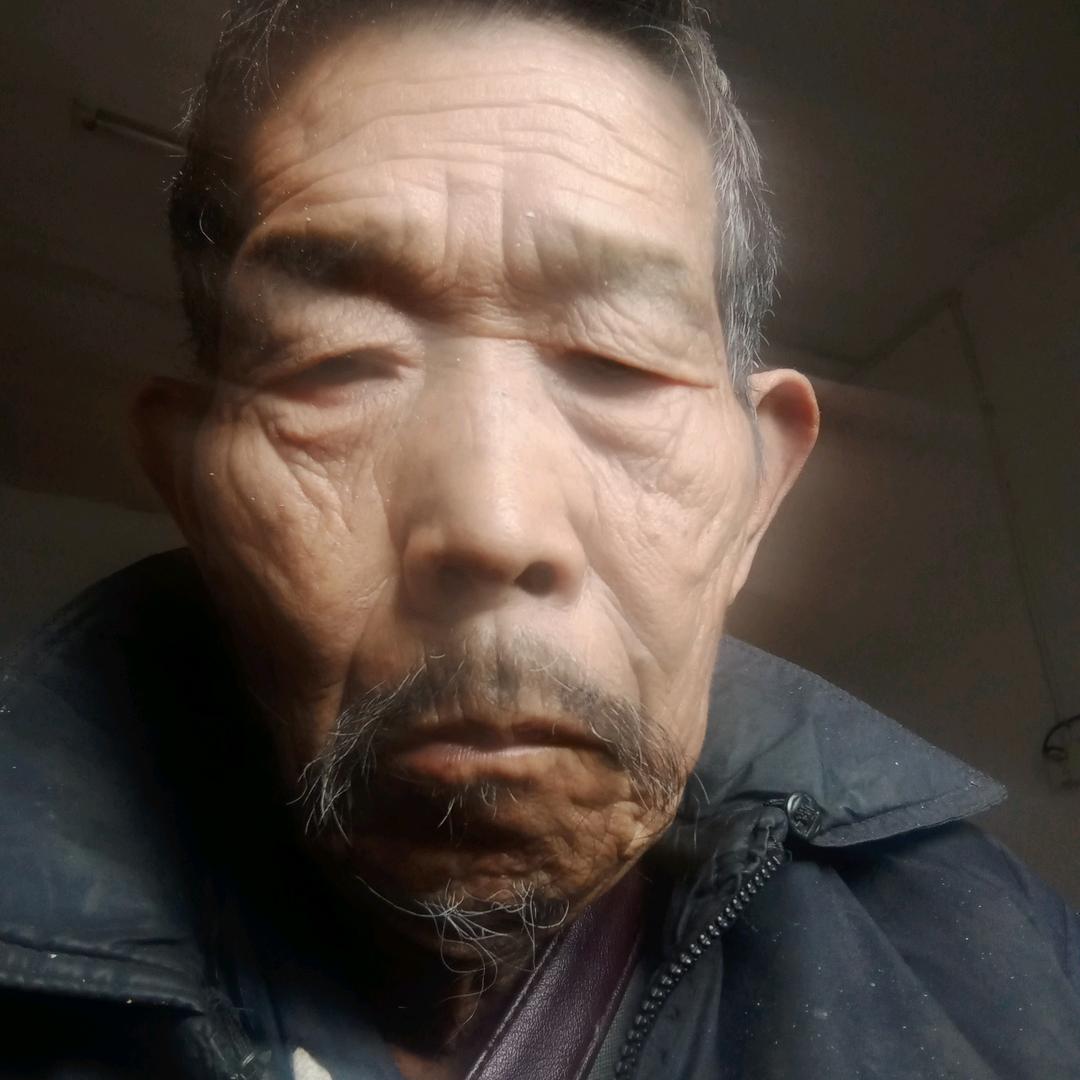 我是何老汉家住四川广元市的旺蒼县原金溪镇