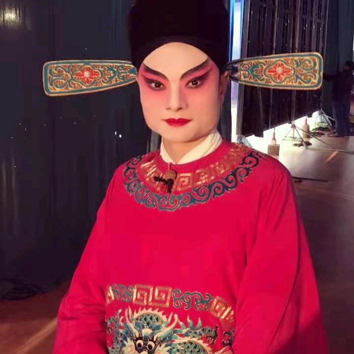 贺元新