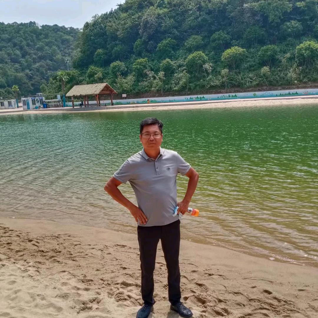 骑着毛驴闯天下