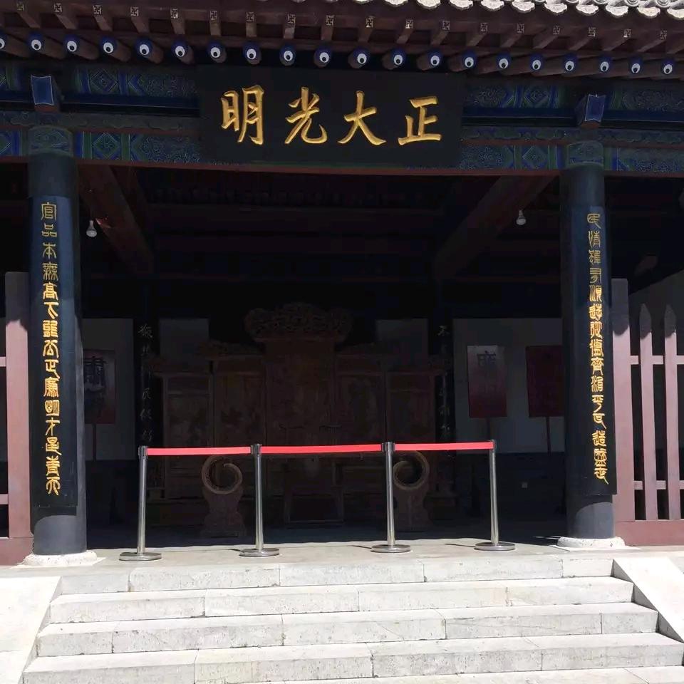 承接各种大小工程，公寓出租。
