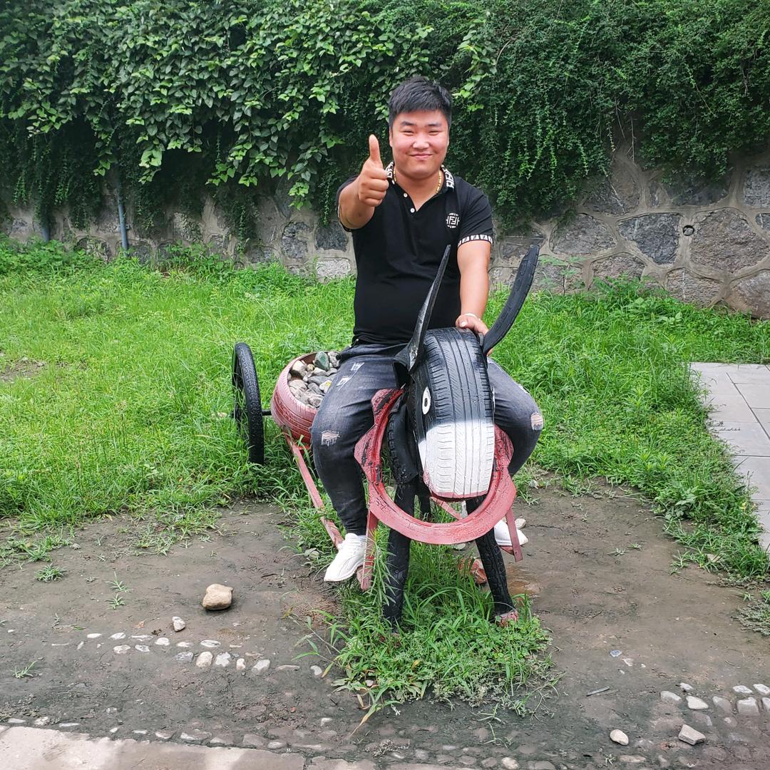 @。小伟