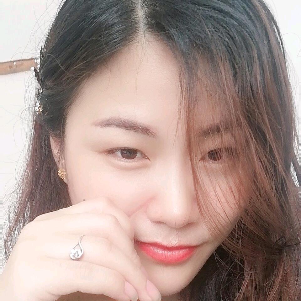 做服装的小姐姐