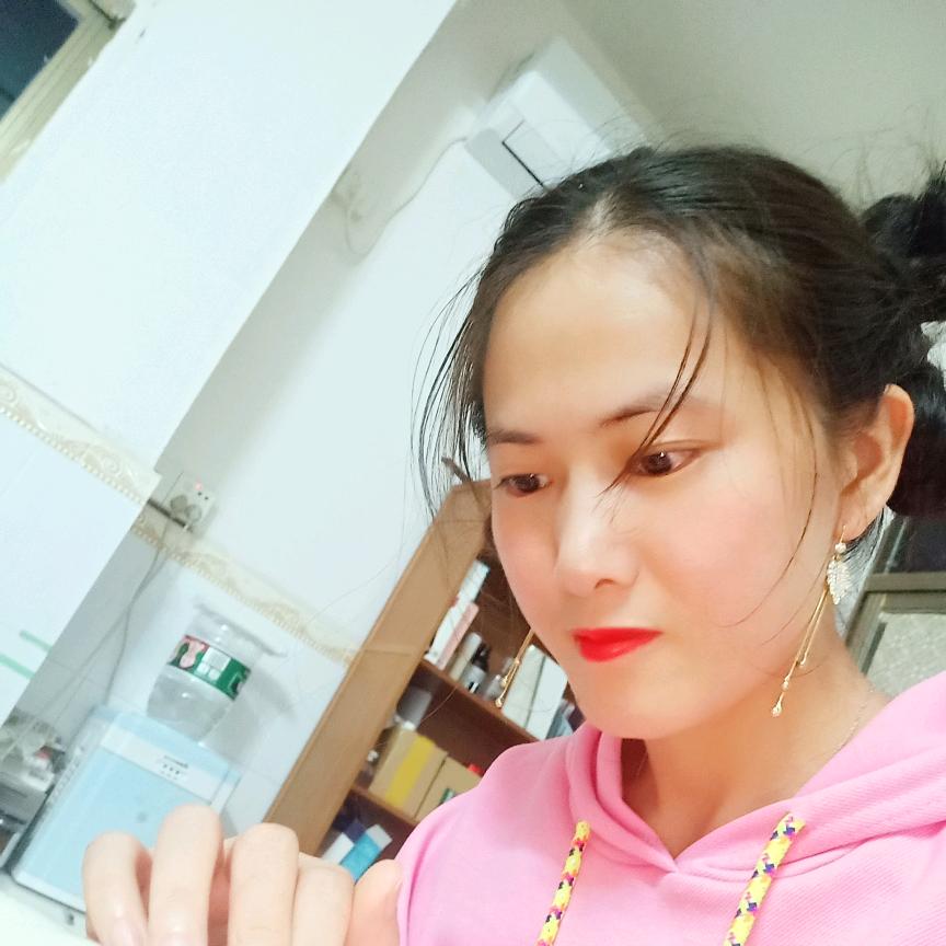 嘦(*๓´╰╯`๓)♡怹