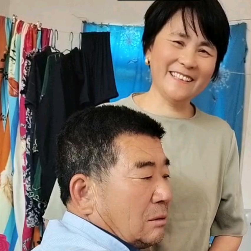 杨荣玉丽