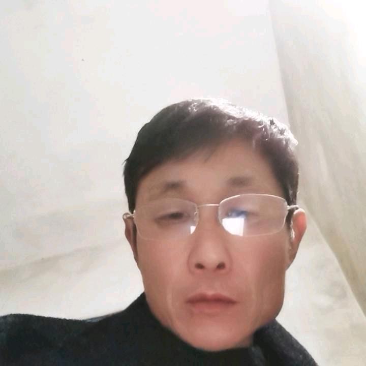 张孟高专业铺地板砖