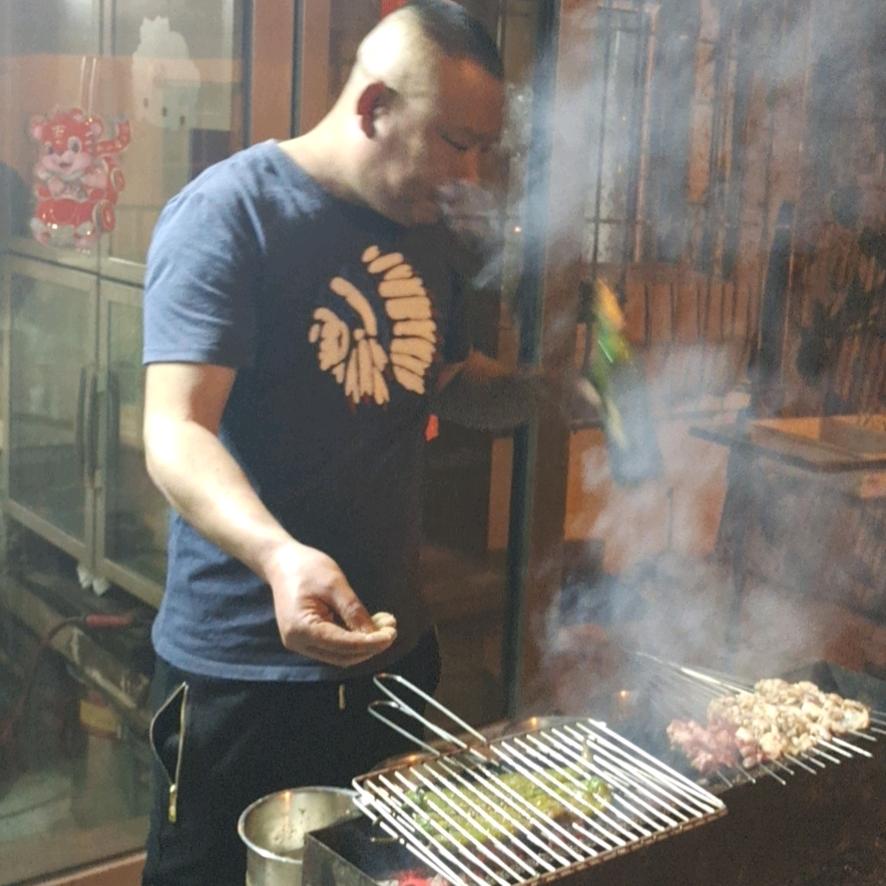 大鹏地摊烧烤