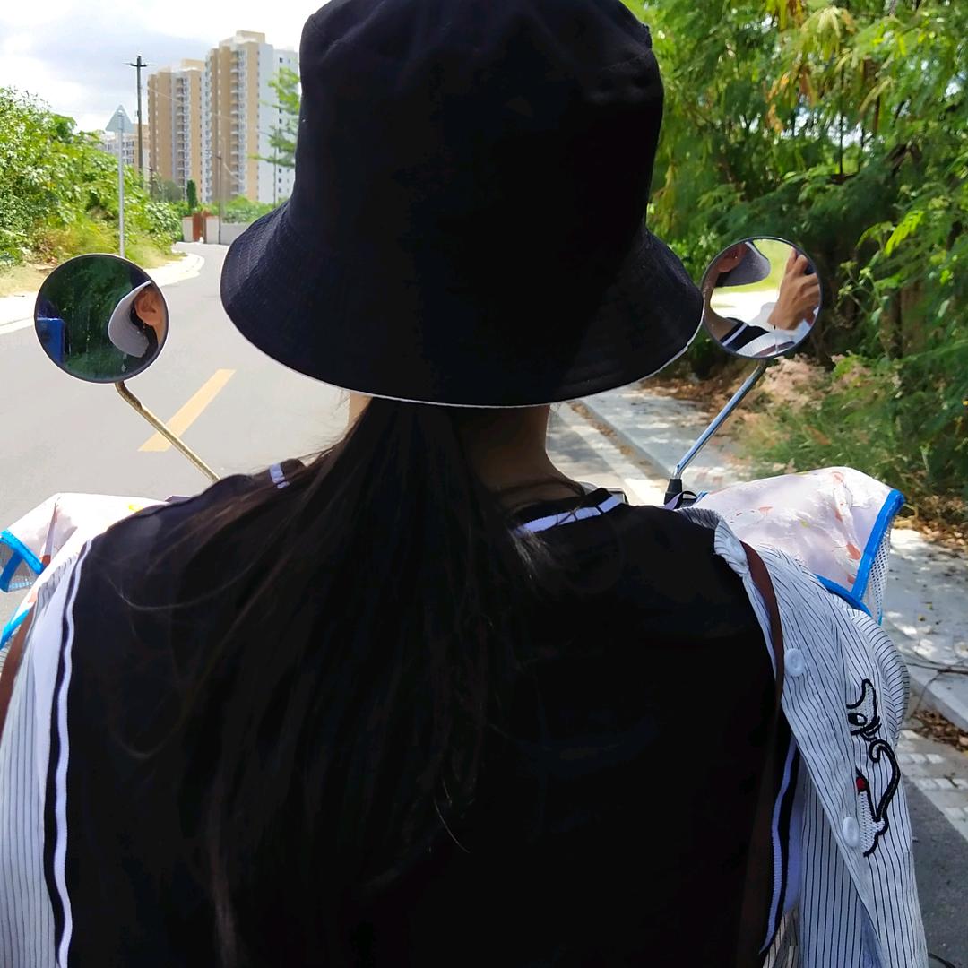 爱吃馋嘴河蟹煲的苏姨头像