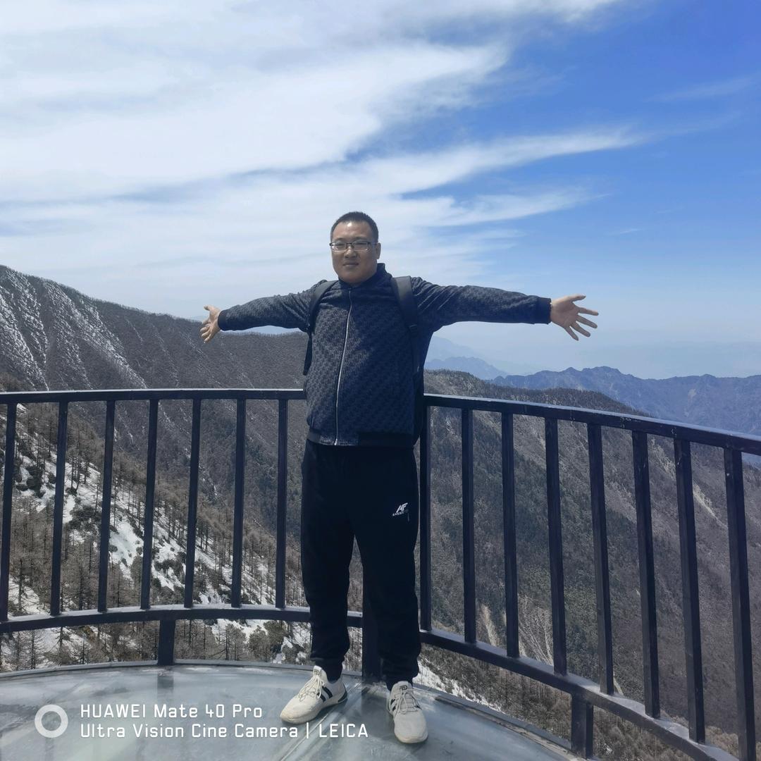牵着一只蜗牛散步