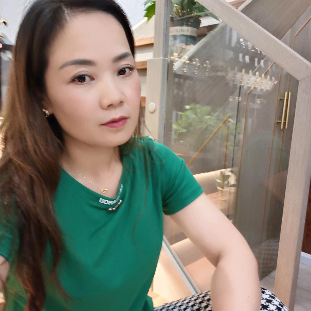 龙山县红利富实楼梯经营店