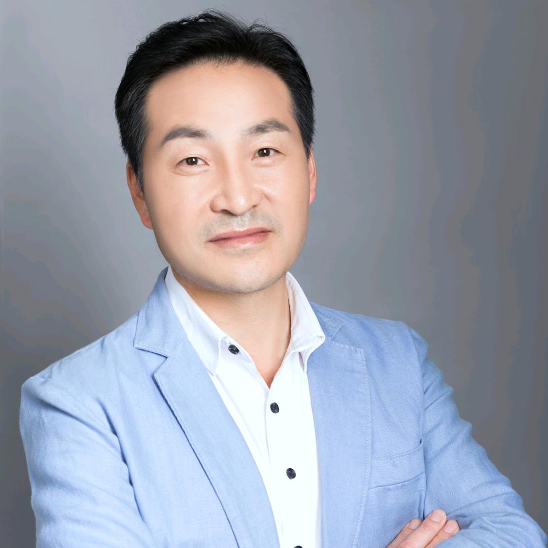 孙树伟（国家特级导游）