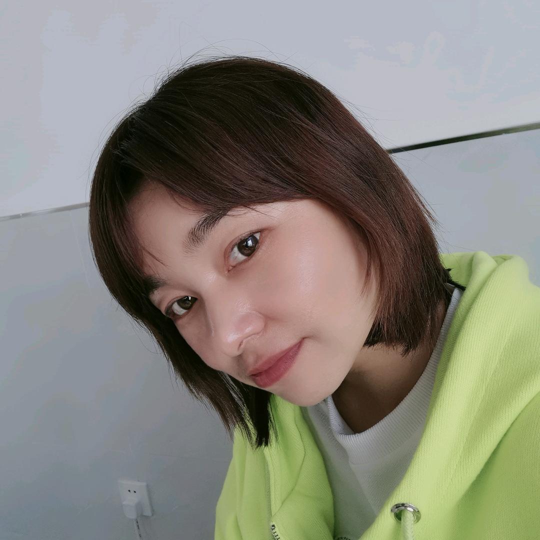 侯芳