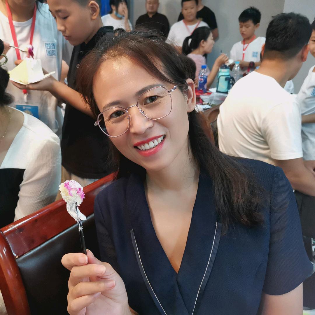 彩兴汽服连锁许姐