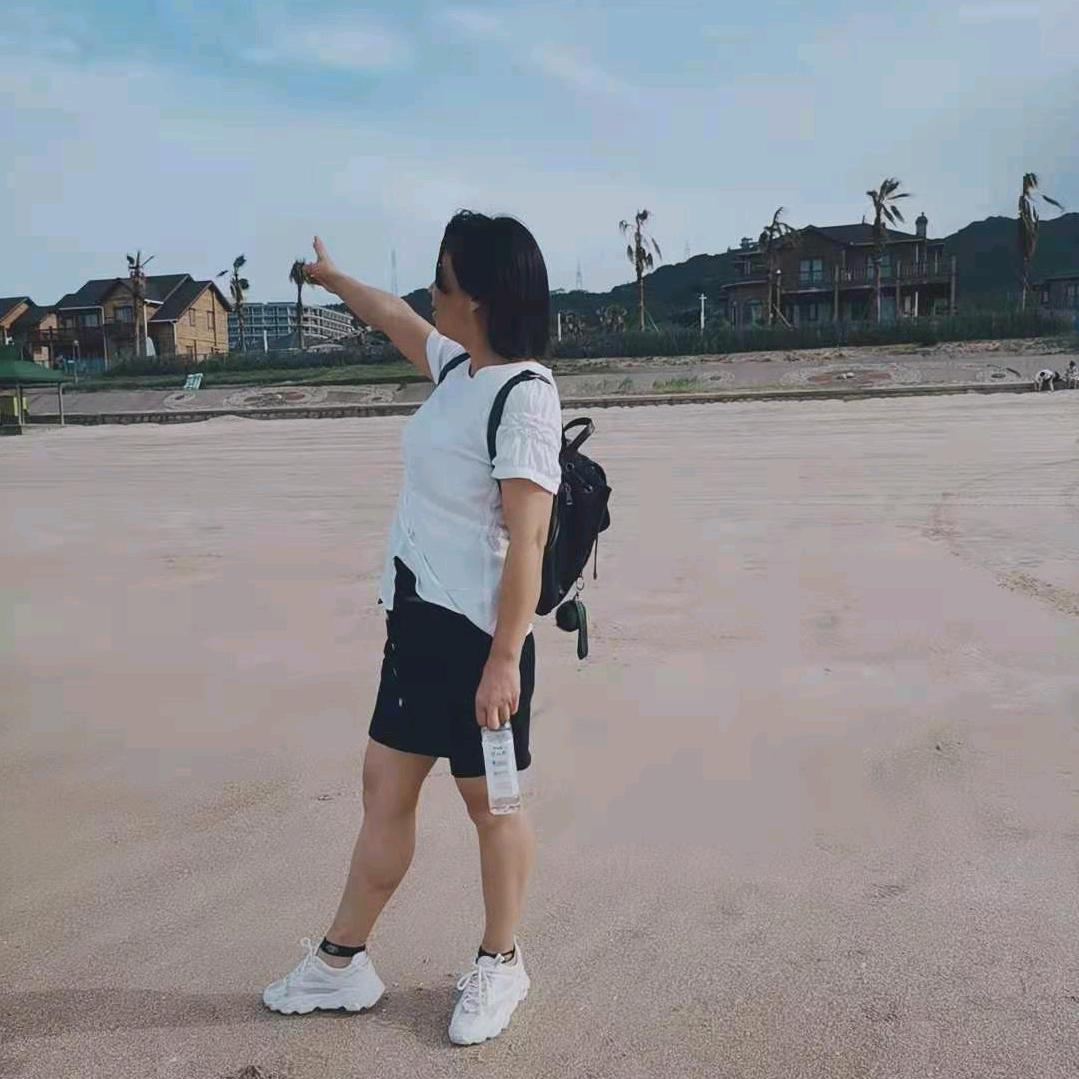 明媚