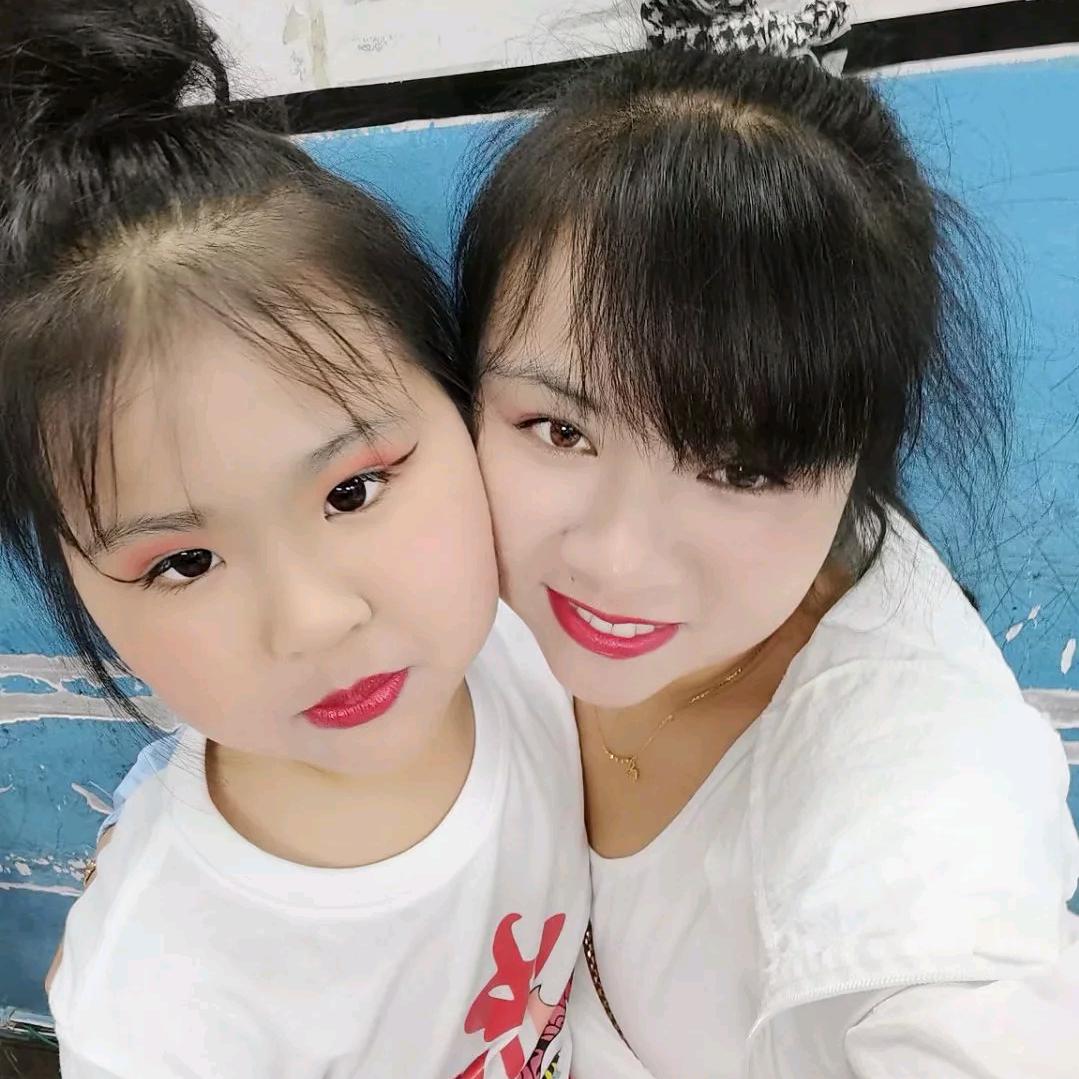 (❁´◡`❁)*✲ﾟ*念姐