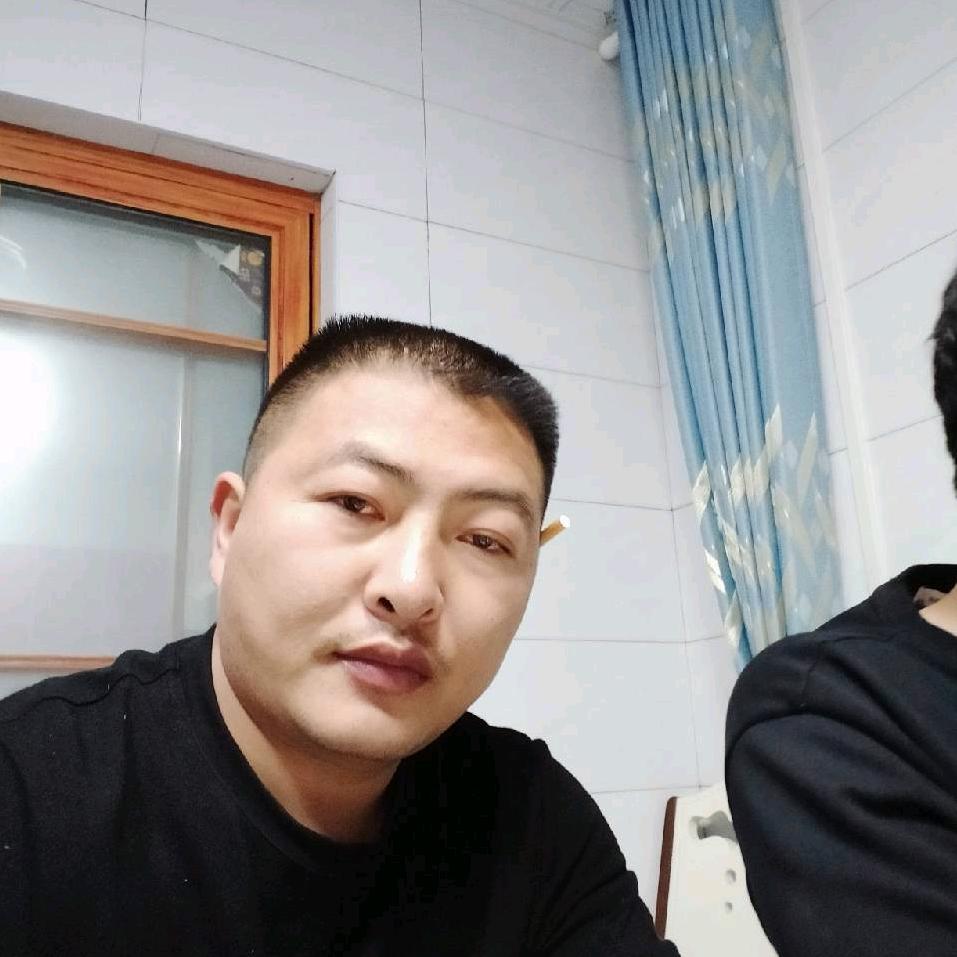 郑哥经营涂料墙漆承接室内装修。