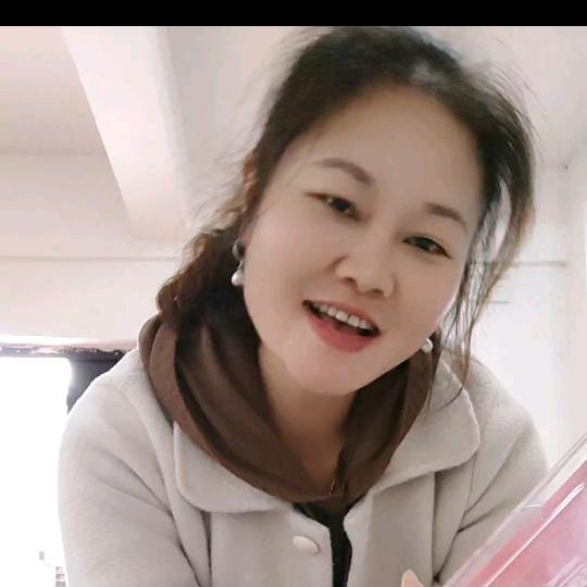 杨彩微
