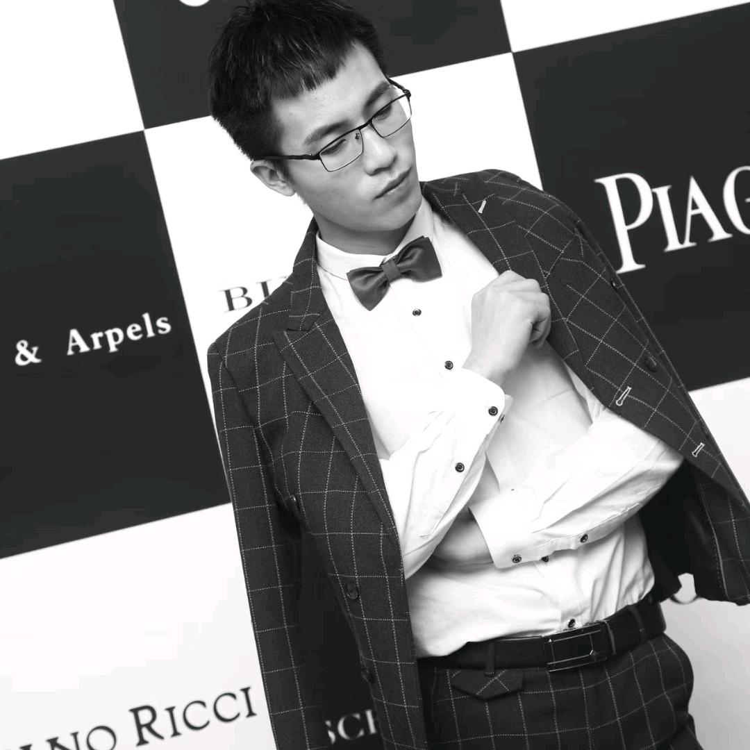 发现女朋友是1含泪卸载qq为爱做0