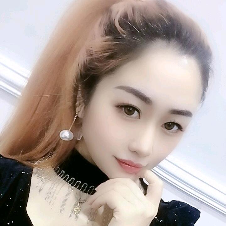 嫣然一笑💃