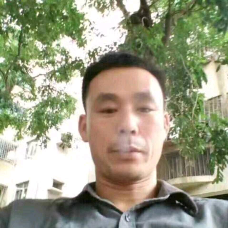 彭小好维修空调。