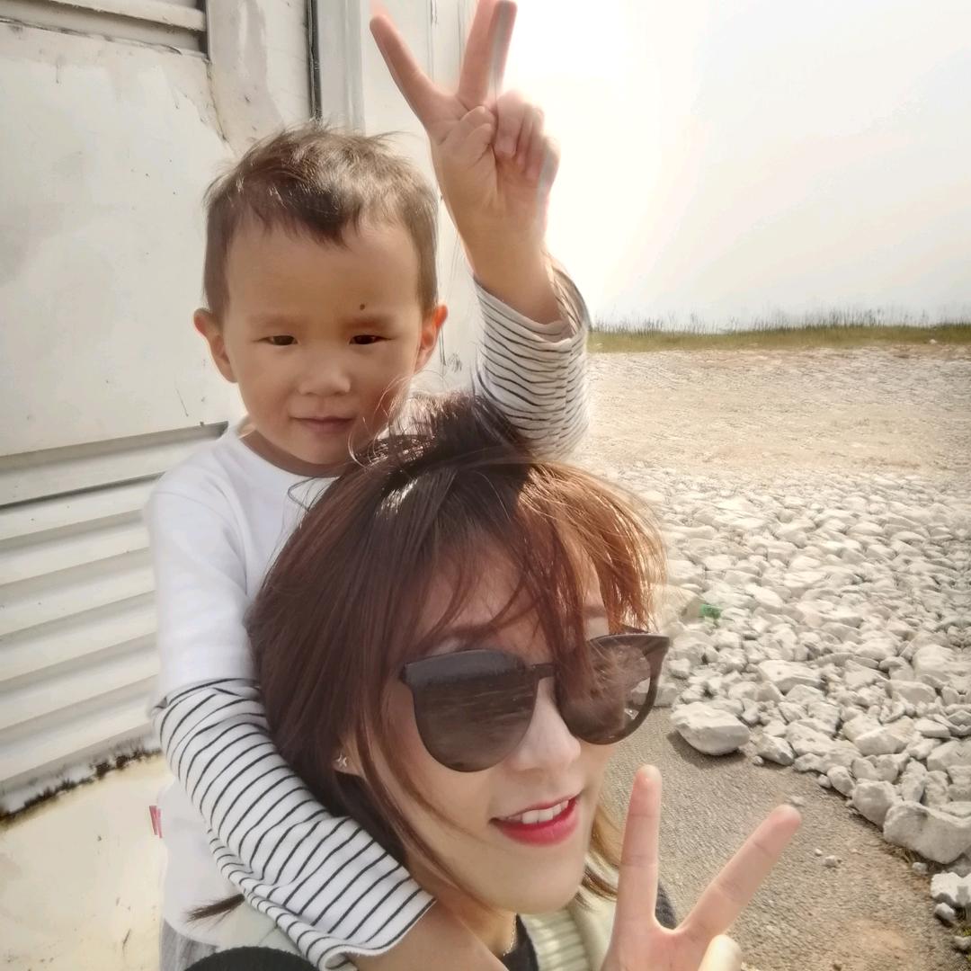 爱旅行爱遛娃的果冻妈