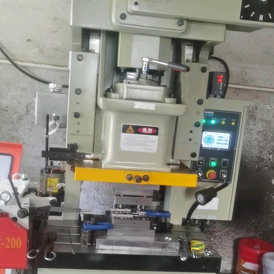 专业生产各种锁具配件