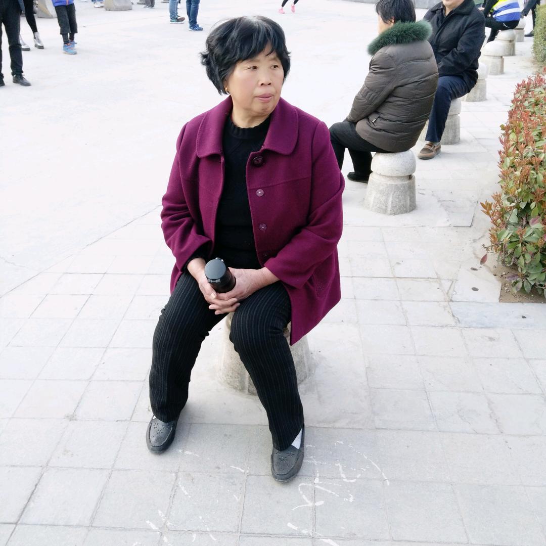英姿焕发