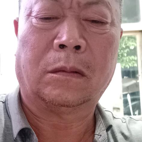 老何