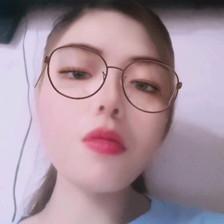 爱  情